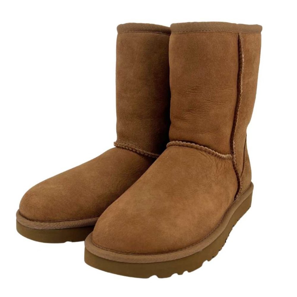 UGG | Women's Classic Short II Winter Boots | Chestnut | Size 7